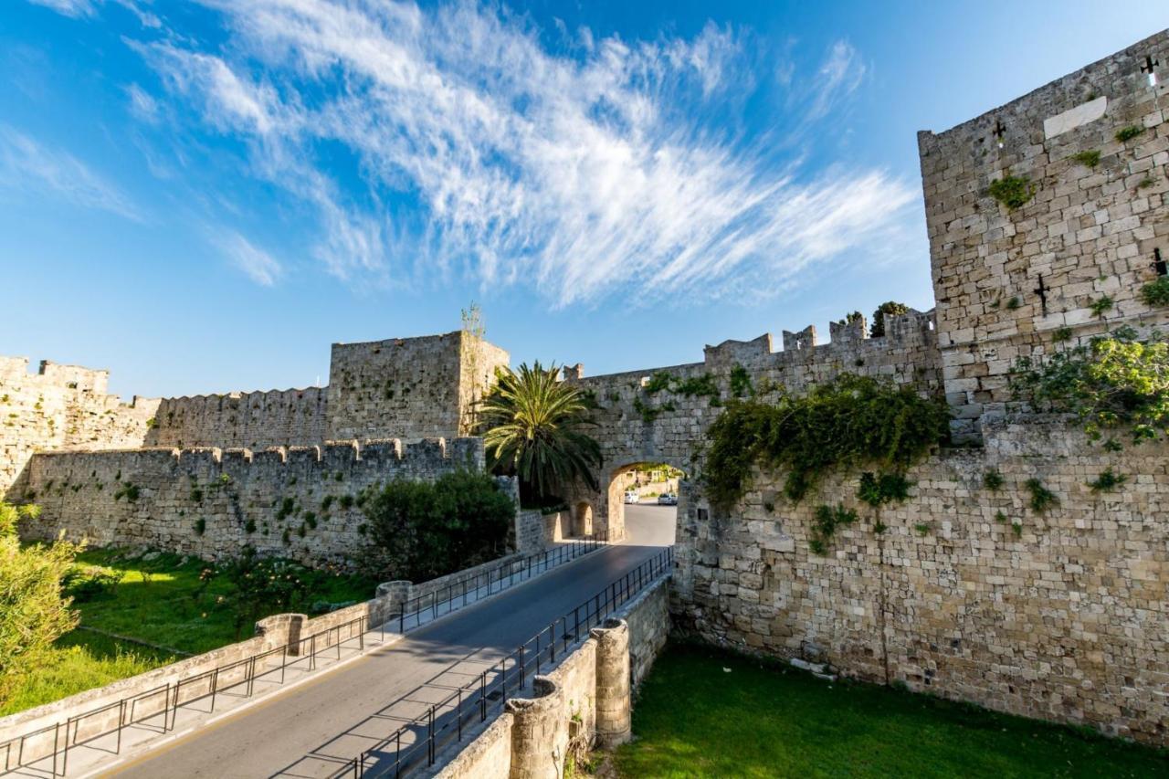 Rhodes City Colourful Aria Of The Medieval Town المظهر الخارجي الصورة